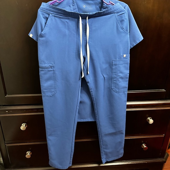 Figs set in denim blue xs top and small yola - Picture 2 of 2